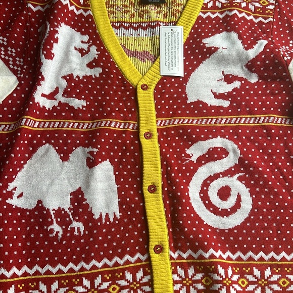Wizard of world of Harry Potter Hogwarts Cardigan NWT MEDIUM - Picture 2 of 5